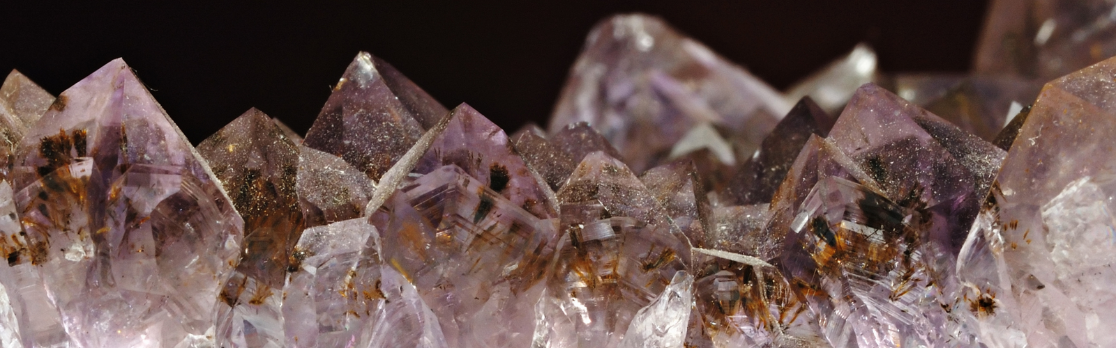 Authenticity, Quality, and Hidden Magic How to Read Your Crystal 25 Authenticity, Quality, and Hidden Magic How to Read Your Crystal