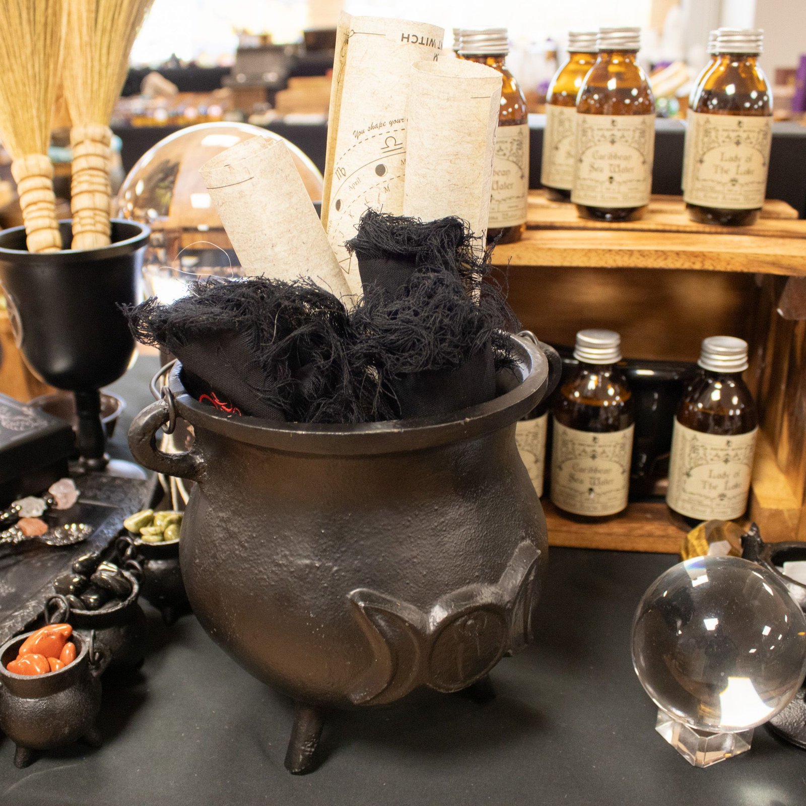 Extra Huge Cast Iron Cauldron With Triple Moon 23X18Cm (At Least 4Kg) 2 extra huge cast iron cauldron with triple moon 23x18cm (at least 4kg) - image 2