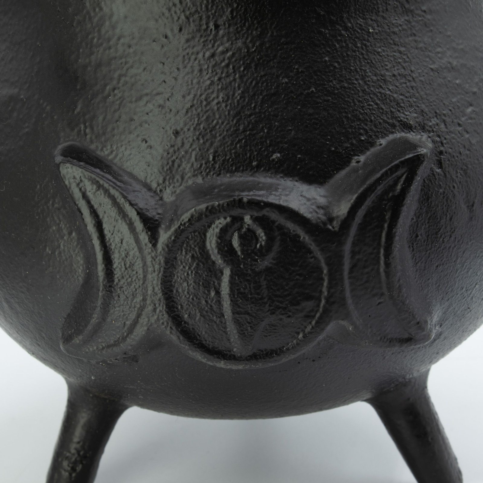 Extra Huge Cast Iron Cauldron With Triple Moon 23X18Cm (At Least 4Kg) 4 extra huge cast iron cauldron with triple moon 23x18cm (at least 4kg) - image 4