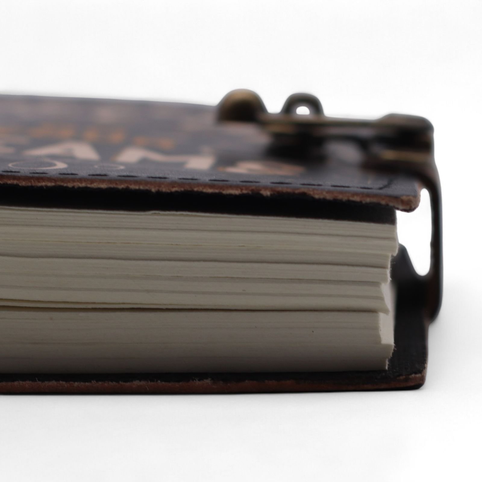 Never Give Up On Your Dreams Leather Notebook 17.8 x 12.7cm