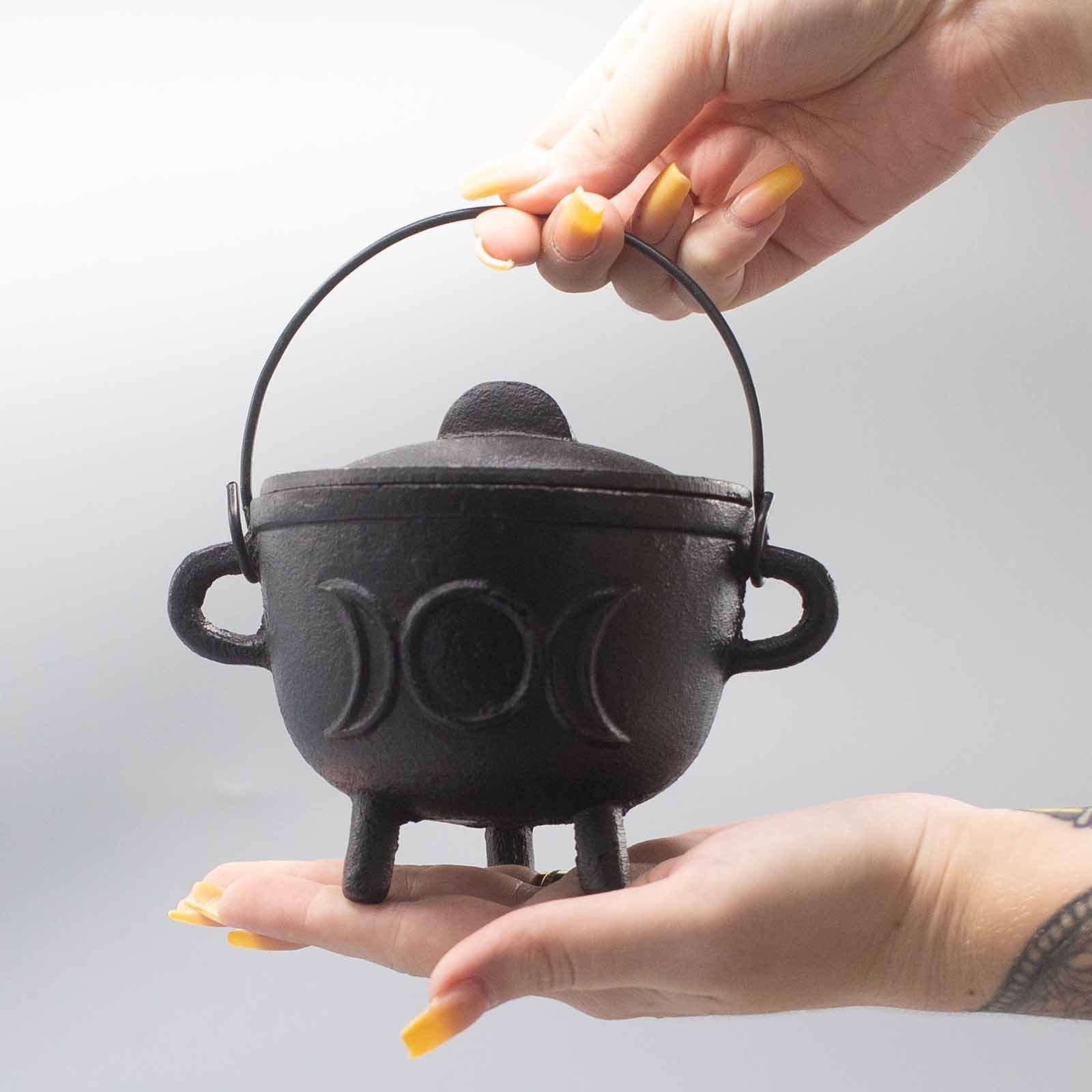 Cast Iron Witches Cauldron with Triple Moon 11x13cm view 2