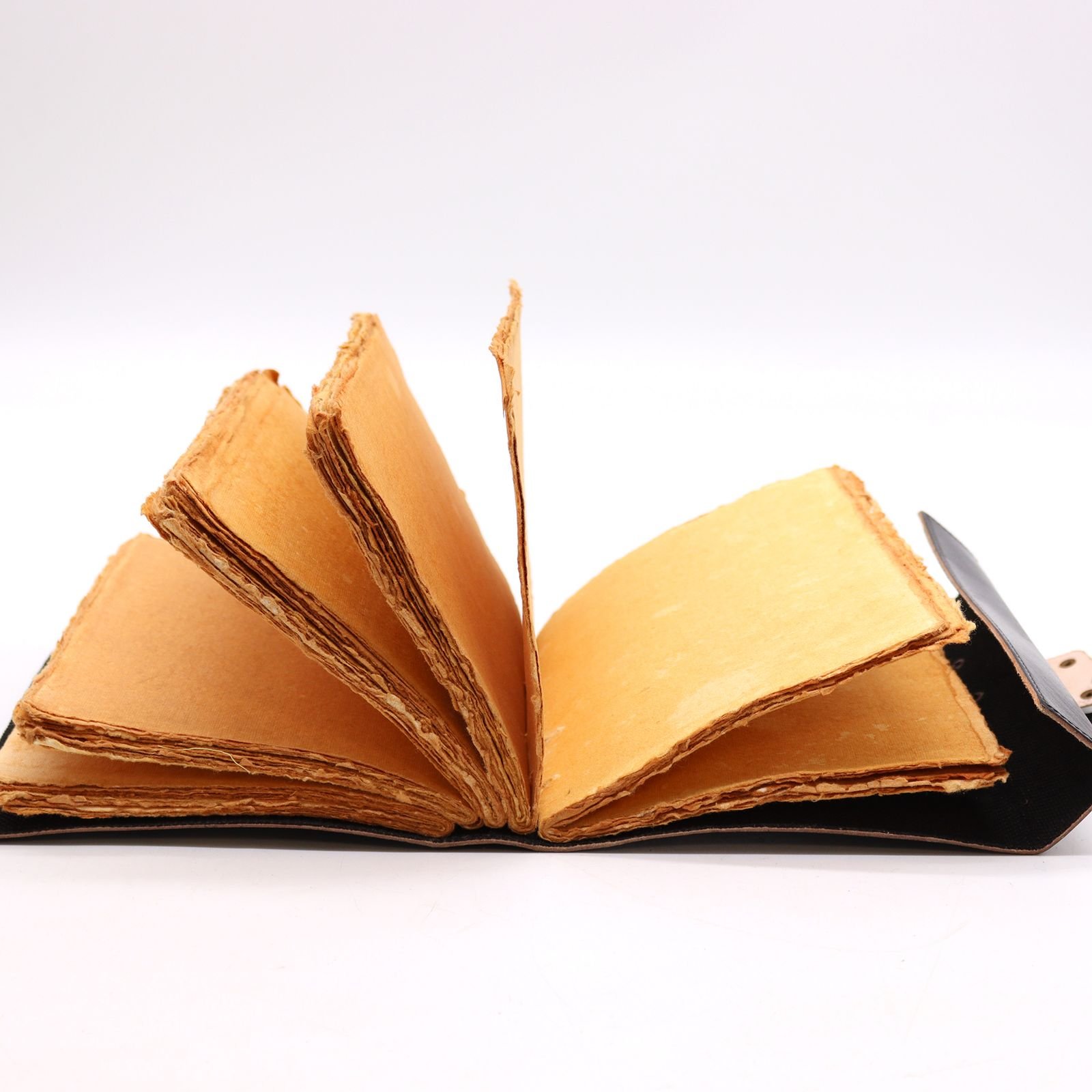 bG9jYWw6Ly9tZWRpYS9IUC9KRC82MFIzMEMxRzZSVzNKREhQL2VjMTZhMmMwLmpwZWc.jpg Pentagram Book of Shadows Leather Journal 21 x 15cm