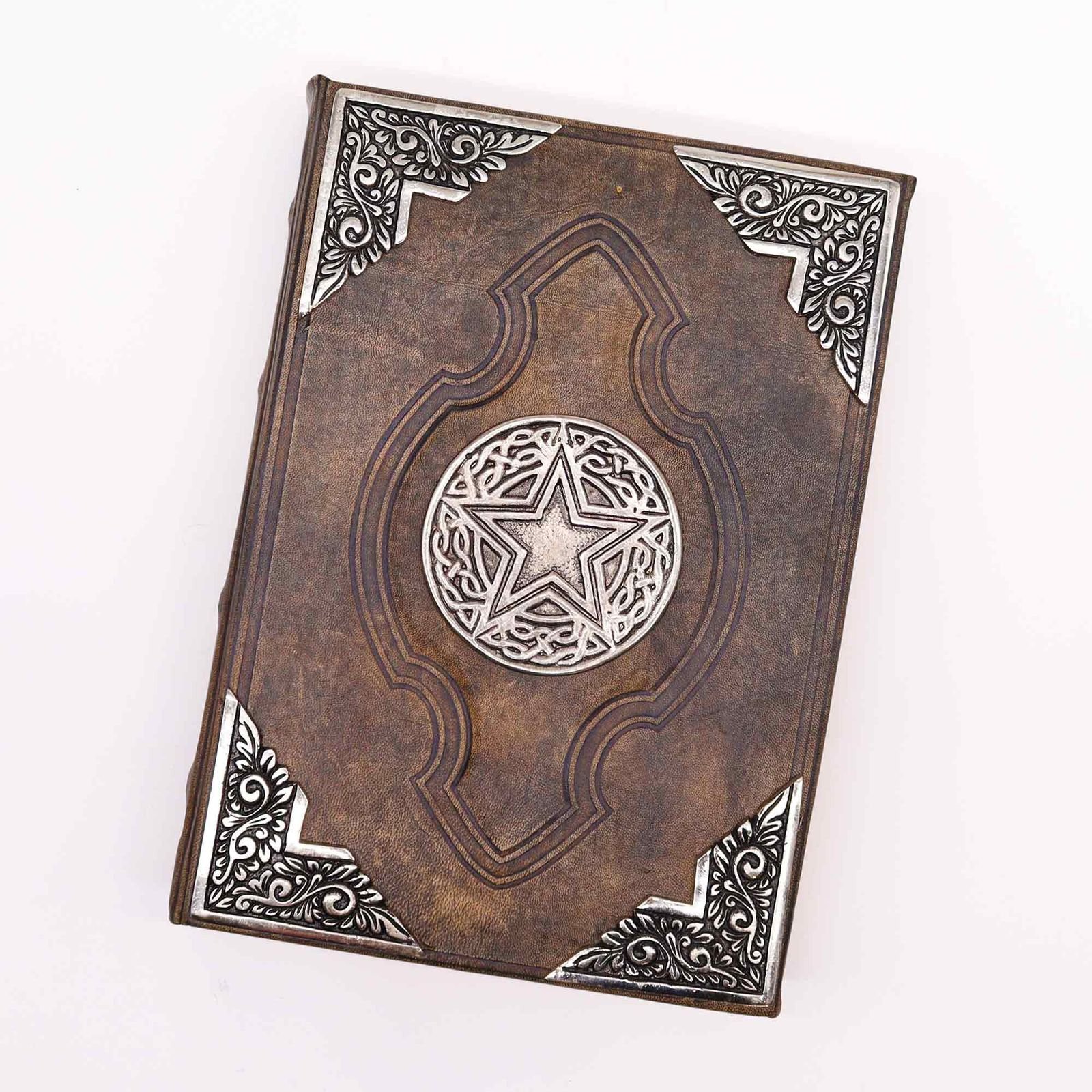 bG9jYWw6Ly9tZWRpYS9TUC8wRC82MFIzMEMxRzZXUzMwRFNQL2M5MWQyZGVmLmpwZWc.jpg Pentacle Leather Book of Shadows, 26 x 18cm view 4
