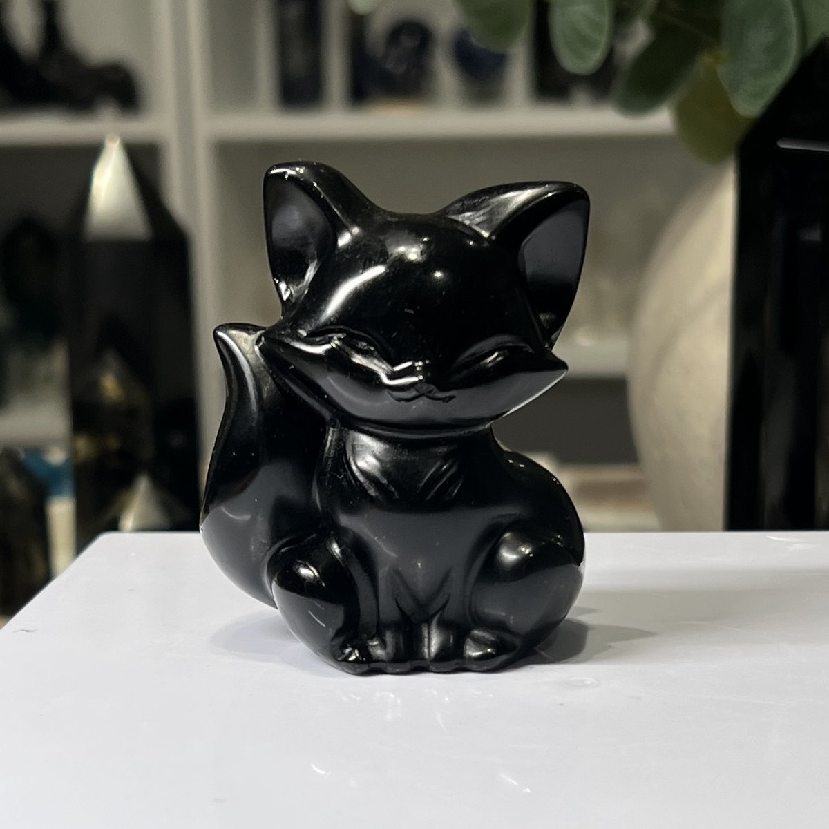 Black Obsidian fox carving 6cm Black Obsidian fox carving 6cm, carved and polished sitting crystal fox