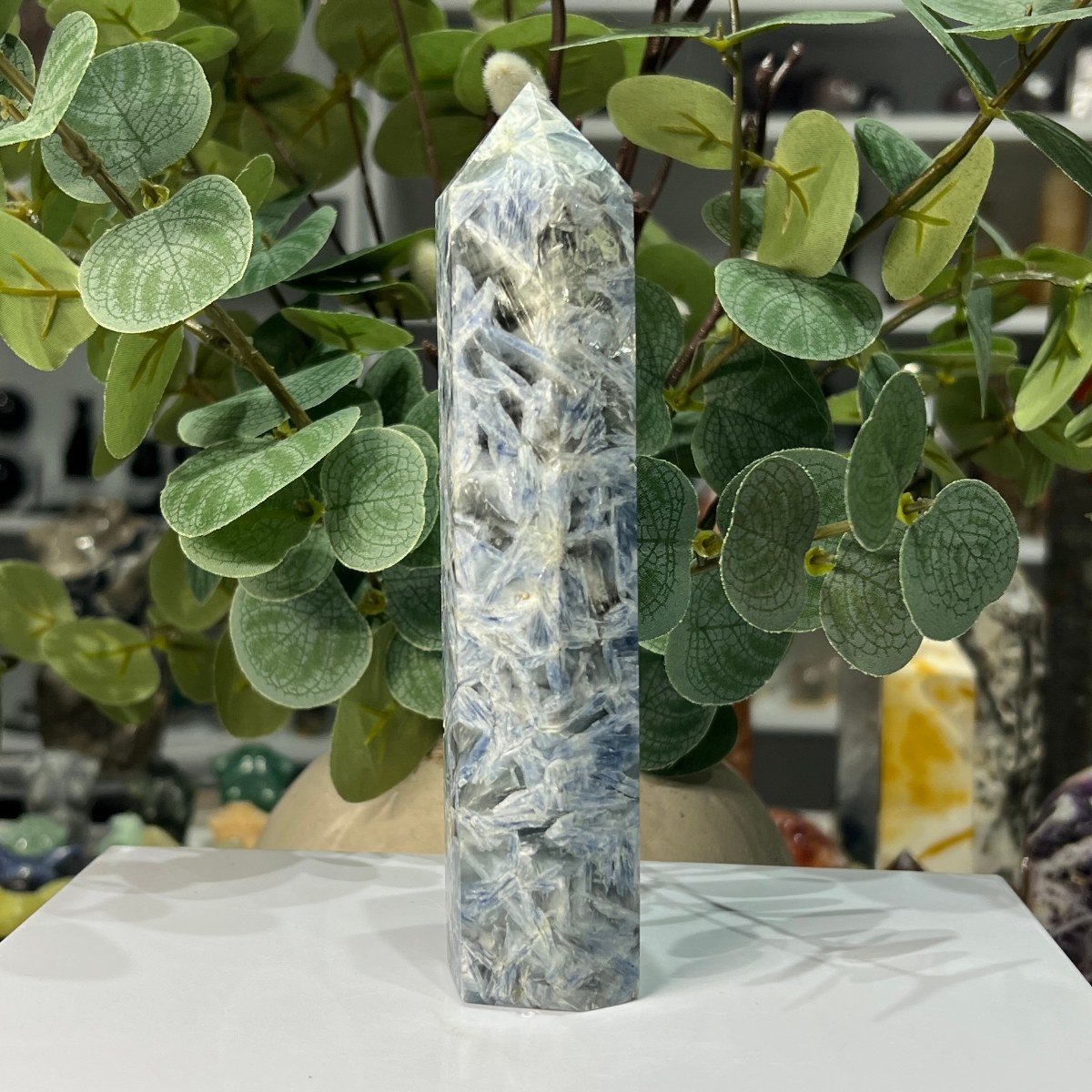 Blue kyanite tower point