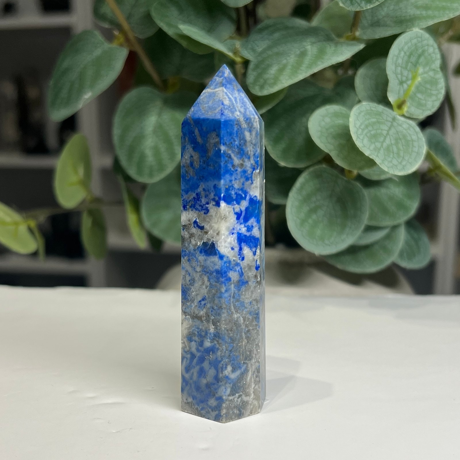 lapis lazuli tower d 8cm Lapis lazuli tower D 8cm, bright blue with white calcite