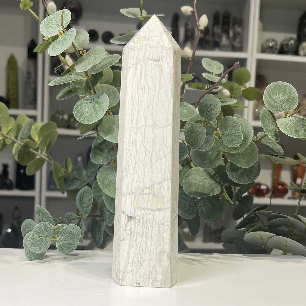 Large Howlite Tower 22cm 1 Large howlite tower 22cm, creamy white with fine veins, view 1