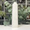 Large Howlite Tower 22cm 3 Large howlite tower 22cm, creamy white with fine veins, view 3