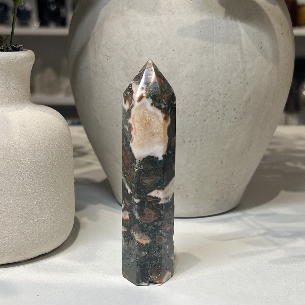 Moss Agate Tower Moss agate tower A, 11cm, green with peach druzy