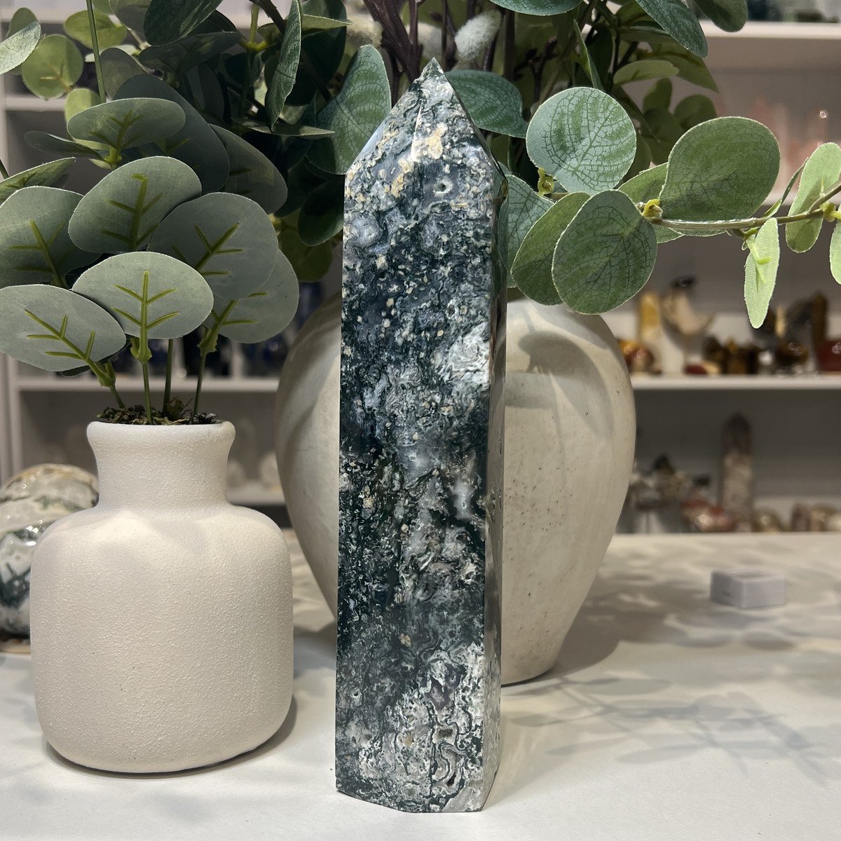 Moss Agate Tower Moss agate tower C, 22cm, deep green moss speckled over white