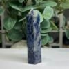 sodalite tower b 9cm Sodalite tower B 9cm, pale grey and white speckled with royal blue