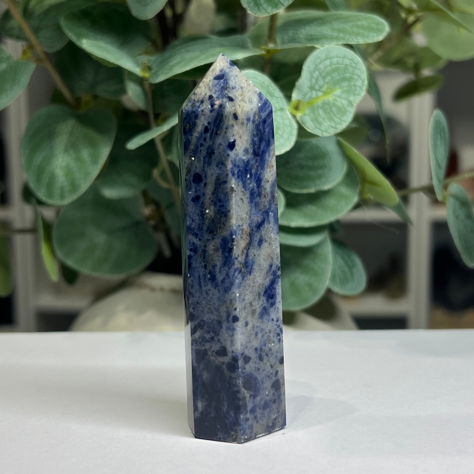 sodalite tower b 9cm Sodalite tower B 9cm, pale grey and white speckled with royal blue